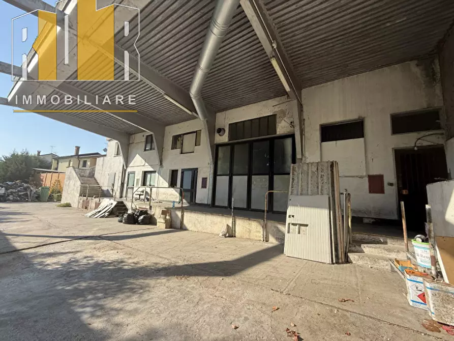 Immagine 9 di Loft/Open space in vendita  in Via Giuseppe Mazzini a Saonara