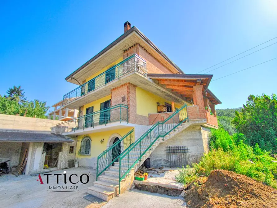 Immagine 1 di Villa in vendita  a Avellino