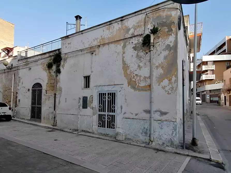 Casa indipendente in vendita in via Nicola Nicolini a Canosa Di Puglia