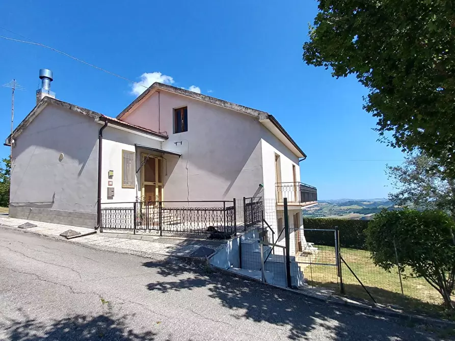 Casa indipendente in vendita a Montefalcone Appennino