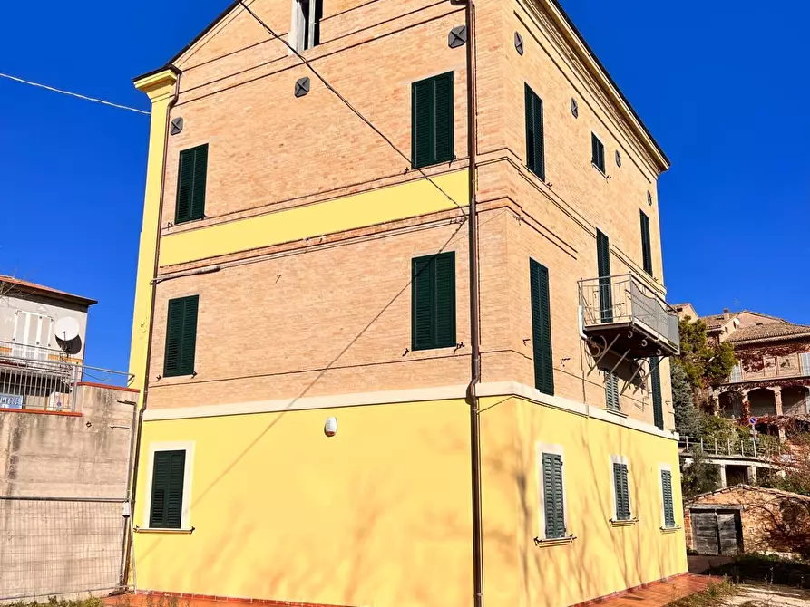Casa indipendente in vendita in Viale Ugolino a Montegiorgio