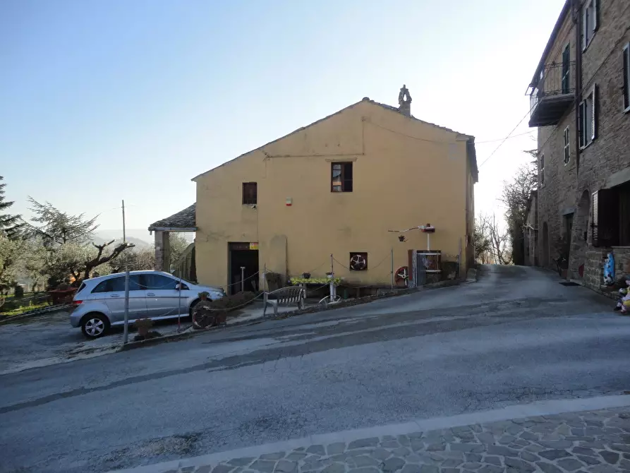Rustico / casale in vendita in via Madonna della neve a Monte Roberto