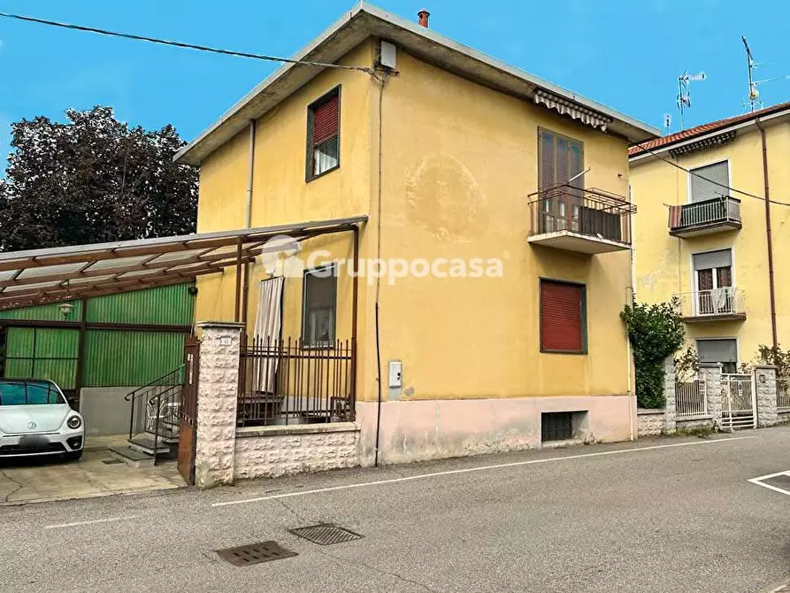 Villa in vendita in Via IV Novembre a Marcallo Con Casone