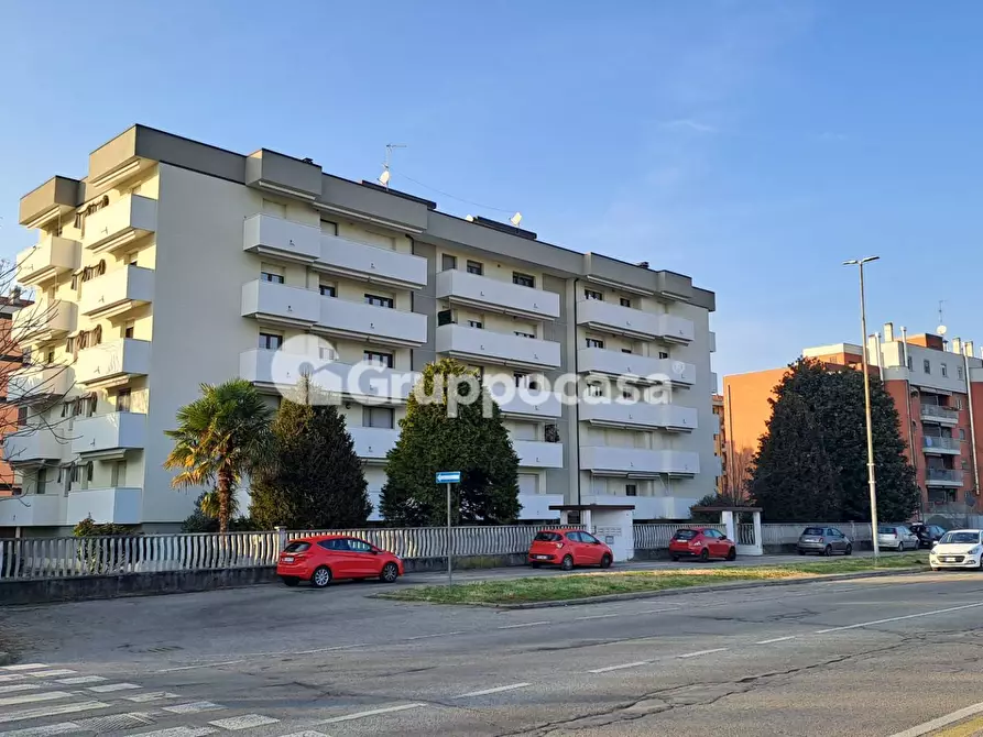 Appartamento in vendita in Via M. di Canossa a Magenta