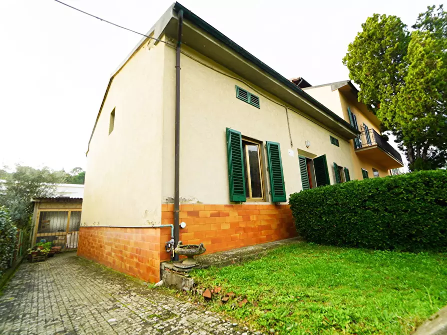 Casa semindipendente in vendita in Via Palandri a Capraia E Limite