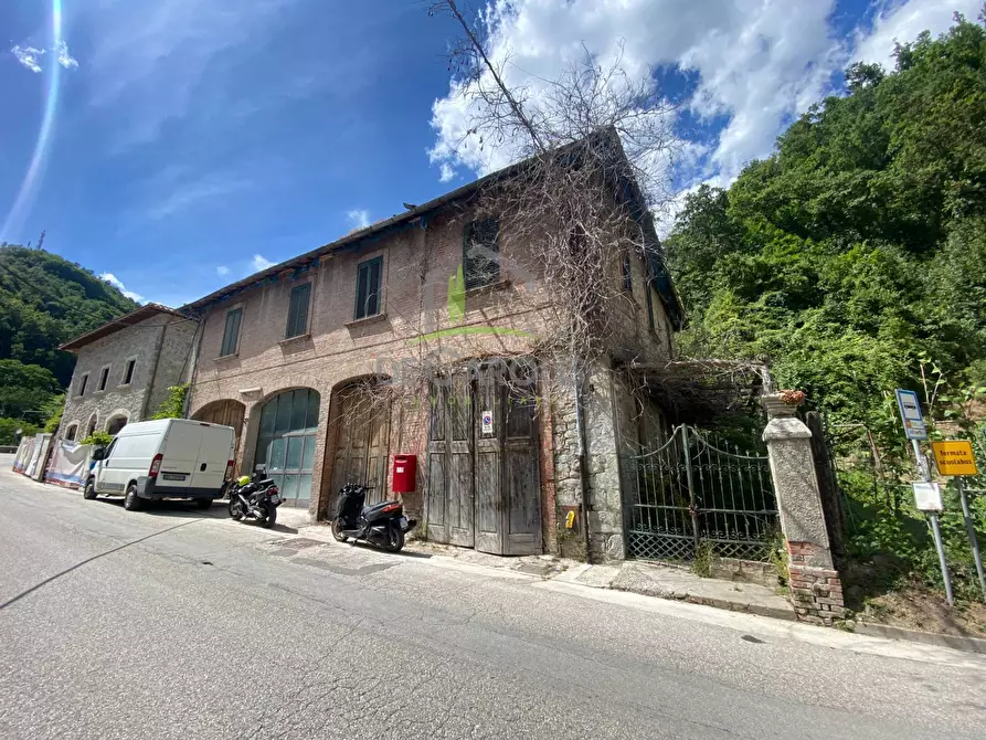 Casa indipendente in vendita in Borgo D'Arquata a Arquata Del Tronto