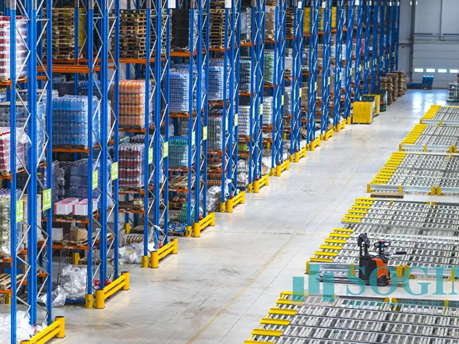 Capannone industriale in affitto a Seriate