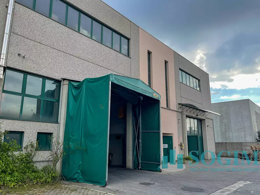 Capannone industriale in vendita in via Friuli a Biassono