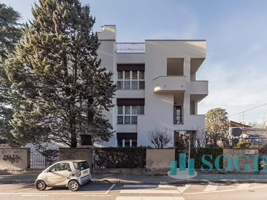 Appartamento in vendita in Via Baracca a Monza