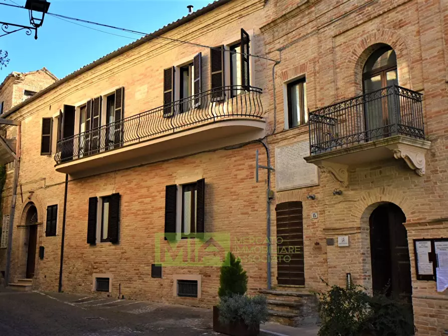 Palazzo in vendita in Via Giuseppe Garibaldi a Massa Fermana