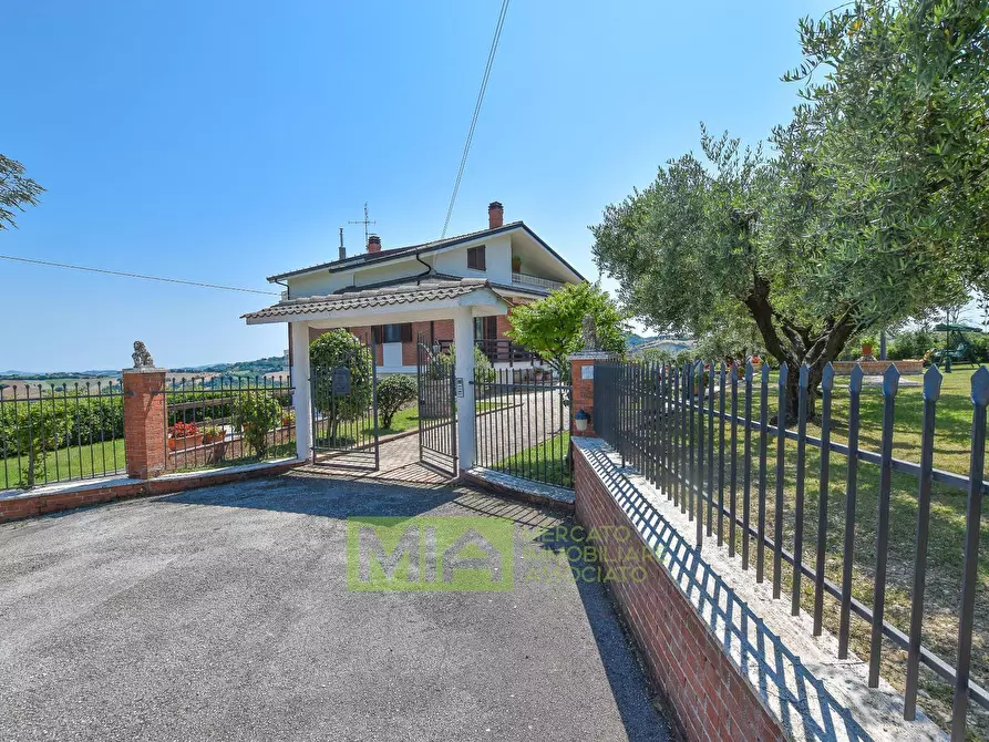 Villa in vendita in Contrada Monte Radaldo a Santa Vittoria In Matenano