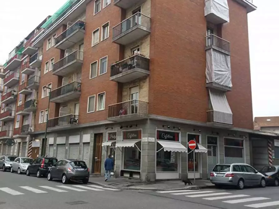 Negozio in vendita in Via Brandizzo a Torino