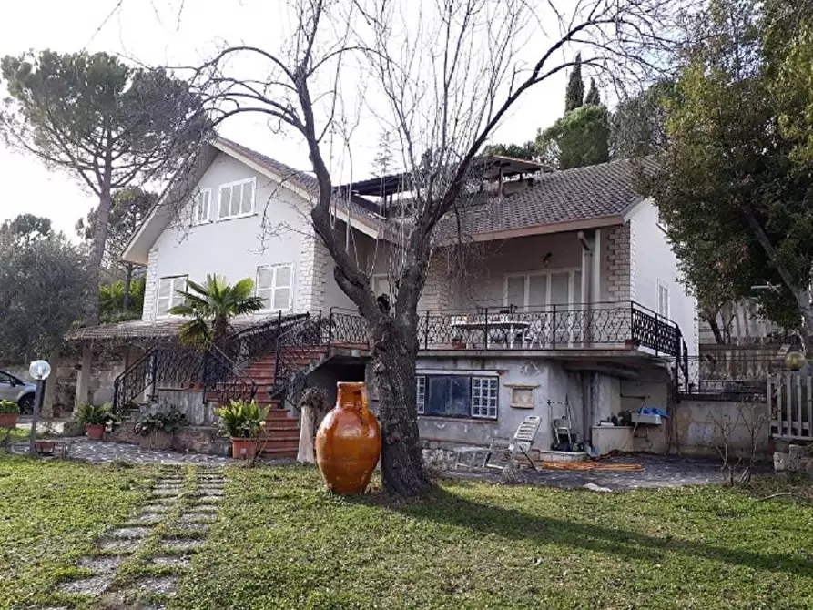 Villa in vendita in Via Paolo Cugnini a Teramo