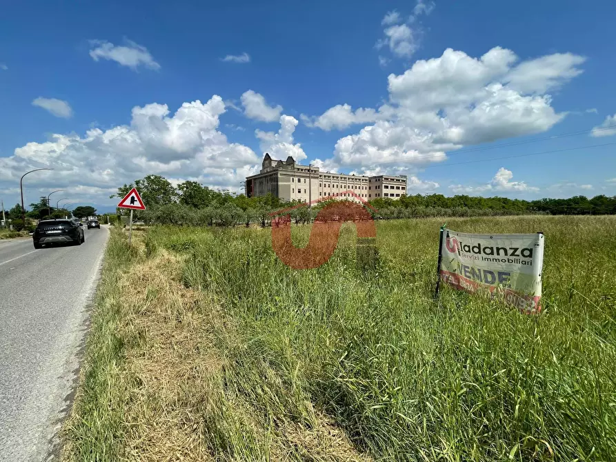 Terreno industriale in vendita in Contrada Pianocappelle a Benevento