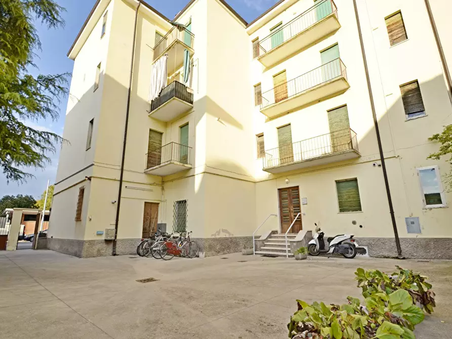 Appartamento in vendita in Via Arnoldo Mondadori a Verona