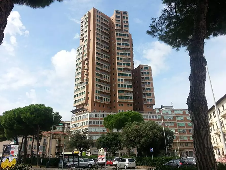 Appartamento in vendita in Piazza Giacomo Matteotti a Livorno