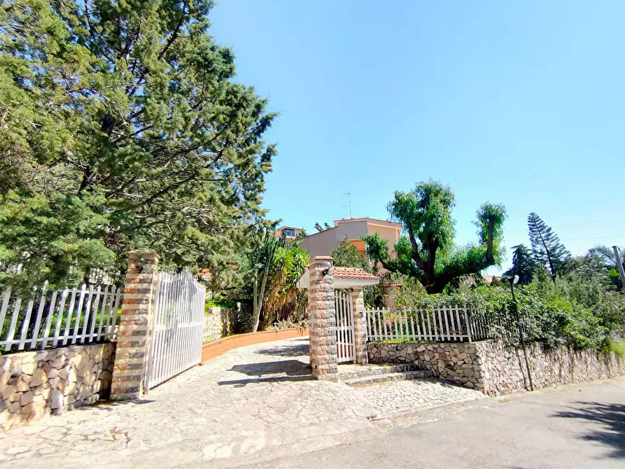 Villa in vendita in Via Celona a Palermo