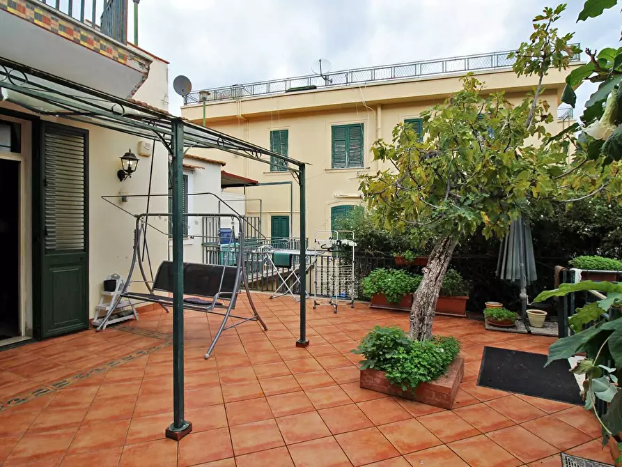 Casa indipendente in vendita in Via Francesco Baracca a Palermo