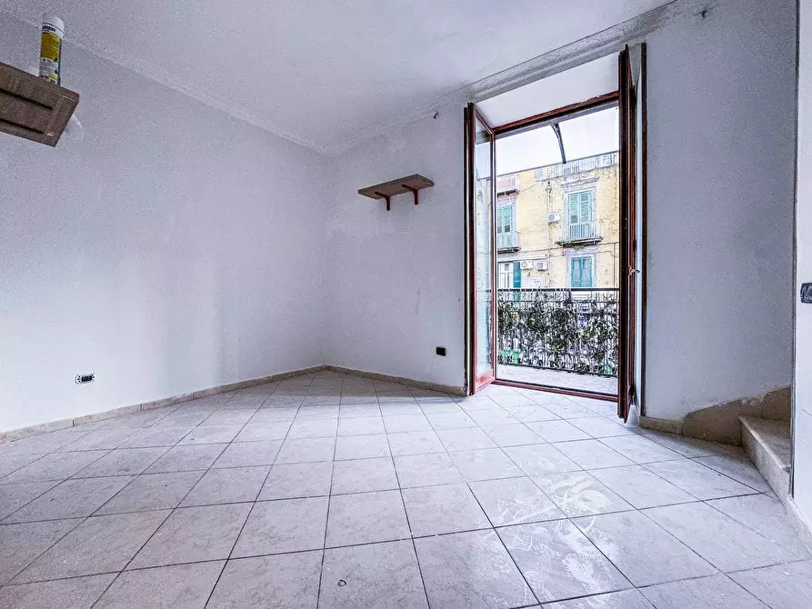 Appartamento in vendita in Via Montesanto a Napoli