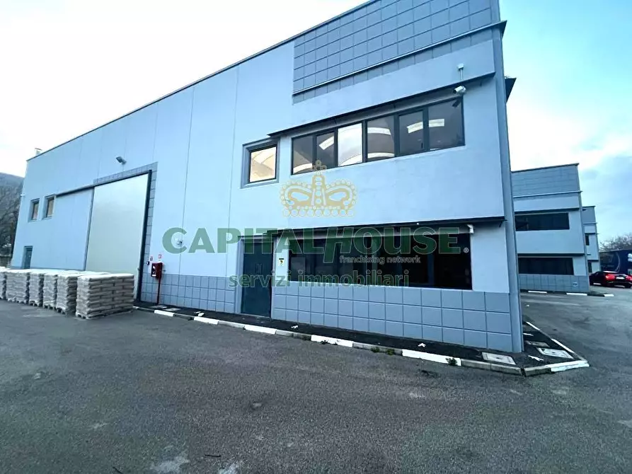 Capannone industriale in affitto a Sperone