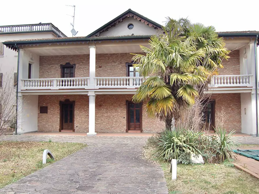 Villa in vendita in Via Felice Cavallotti a Montichiari