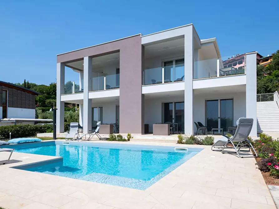 Villa in vendita in via Rovetta a Padenghe Sul Garda