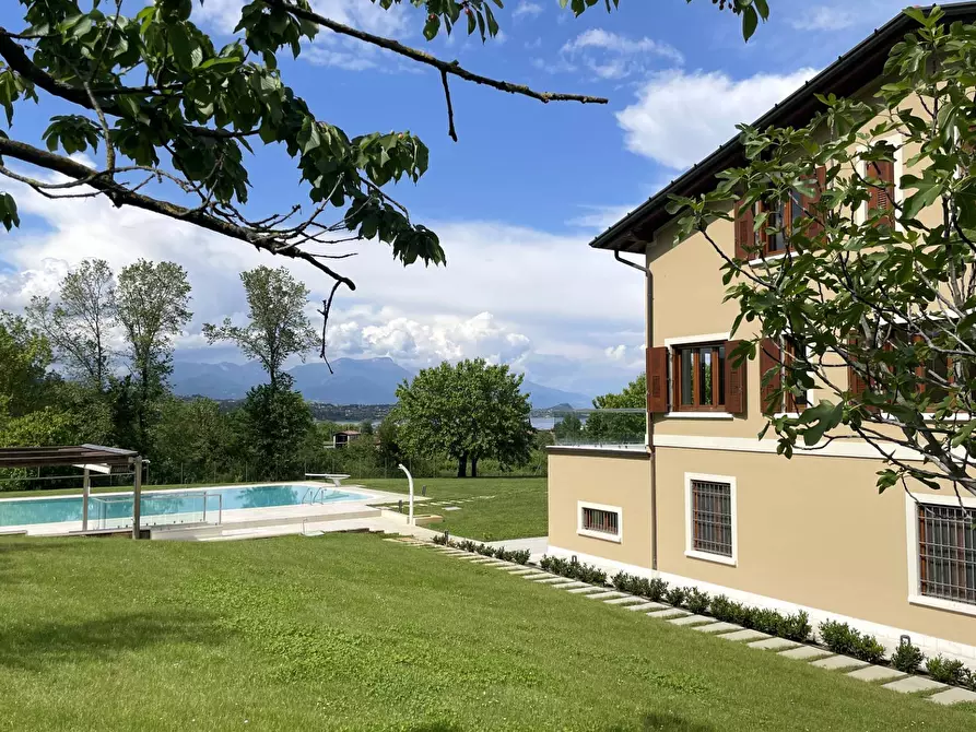Appartamento in vendita in Viale Montecorno a Desenzano Del Garda