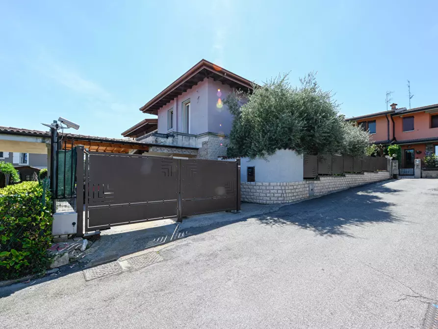 Villa in vendita in Via San Zeno a Desenzano Del Garda