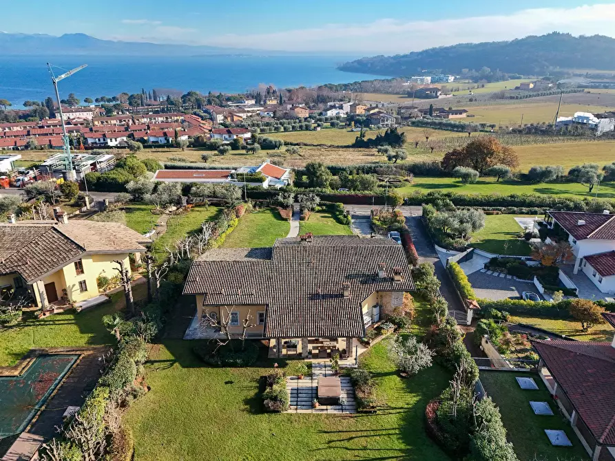 Villa in vendita in Via Gabriele d'Annunzio a Padenghe Sul Garda
