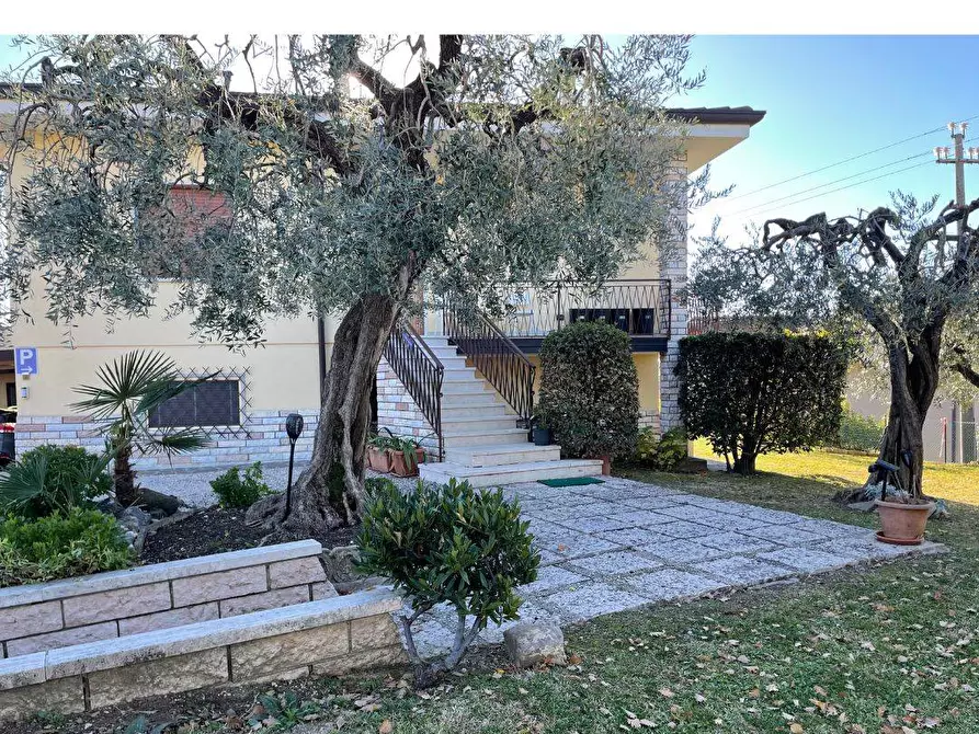 Villa in vendita in via albaron a Lazise