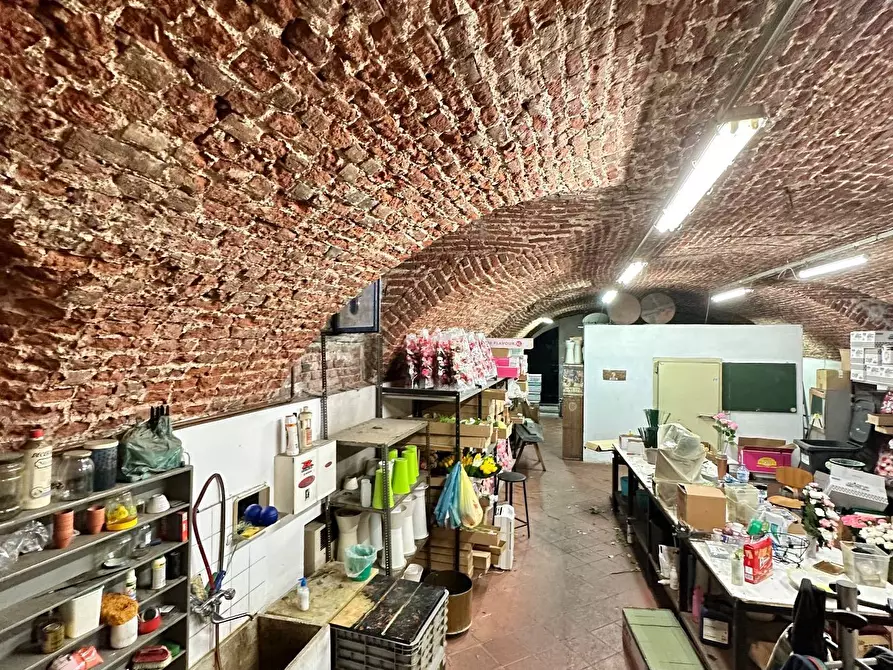 Locale commerciale in vendita in corso repubblica a Vigevano