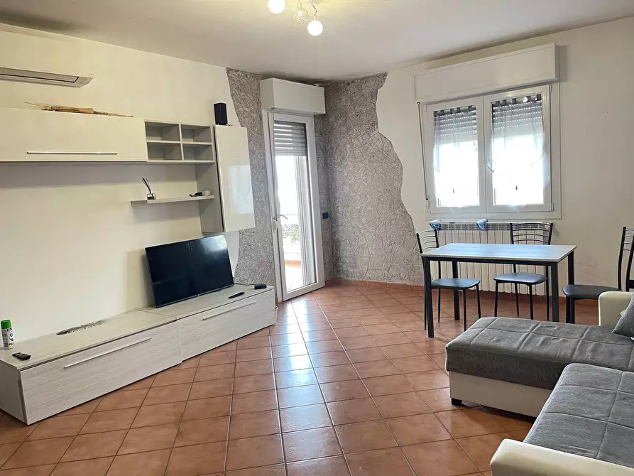 Appartamento in vendita in via dei castelli romani a Pomezia