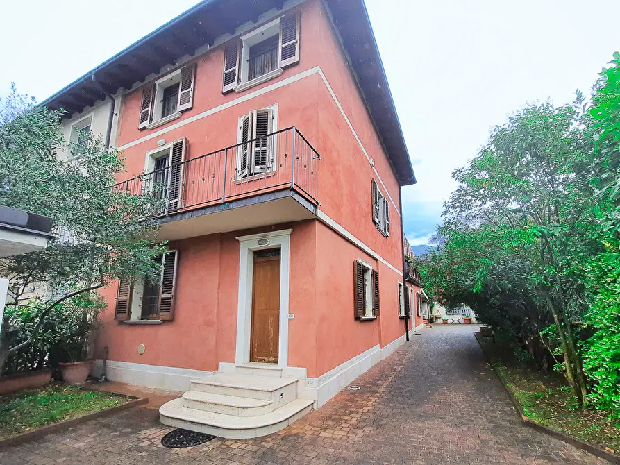 Casa bifamiliare in vendita in Via Costalunga a Brescia