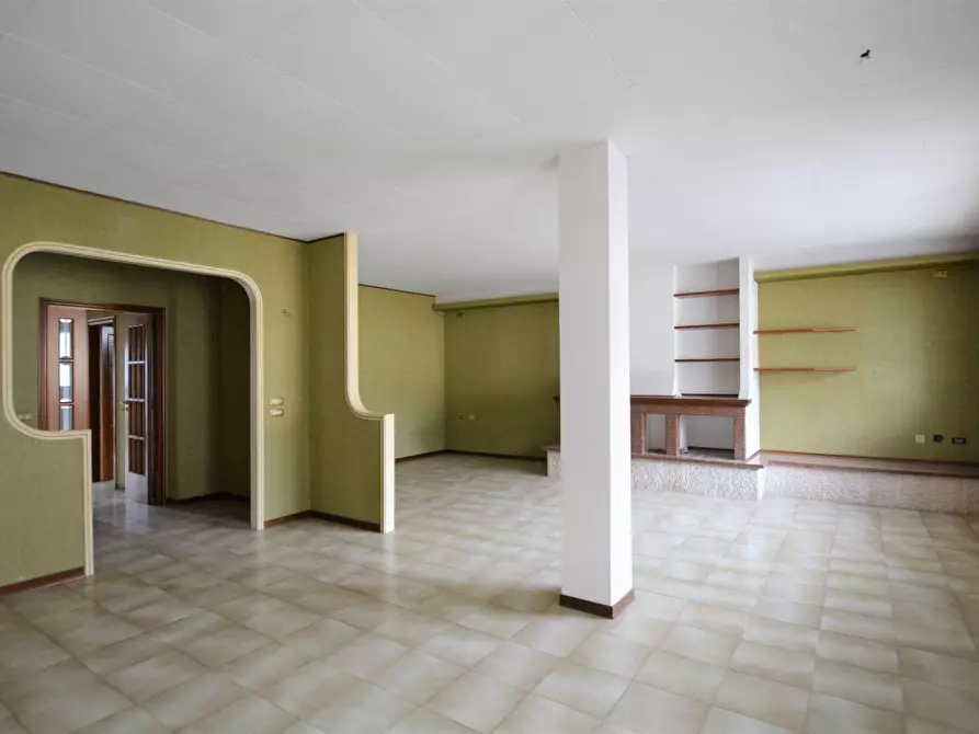 Appartamento in vendita in Via Meridionale a Grassano