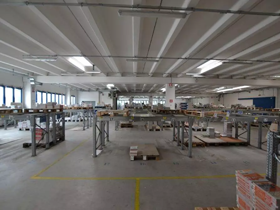 Capannone industriale in vendita in ZONA INDUSTRIALE EST a Padova