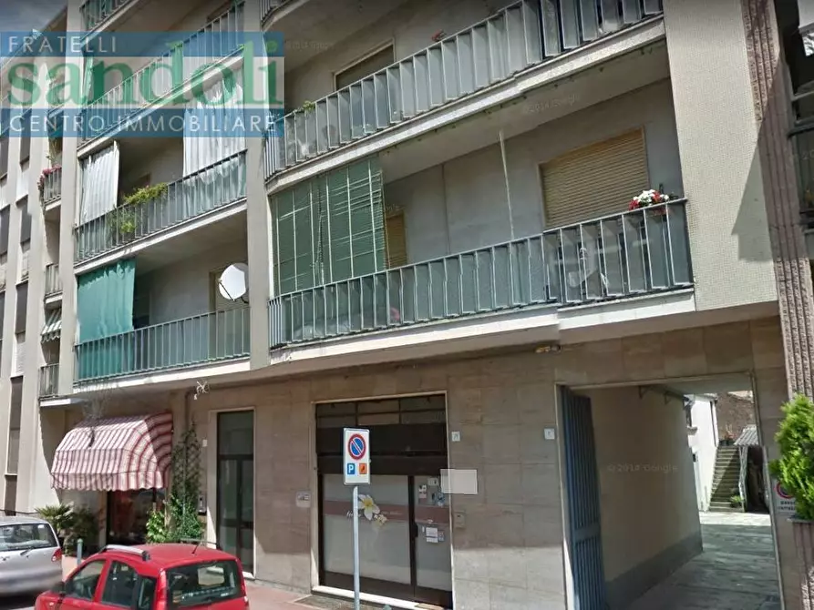 Locale commerciale in affitto in Via Benadir a Vercelli
