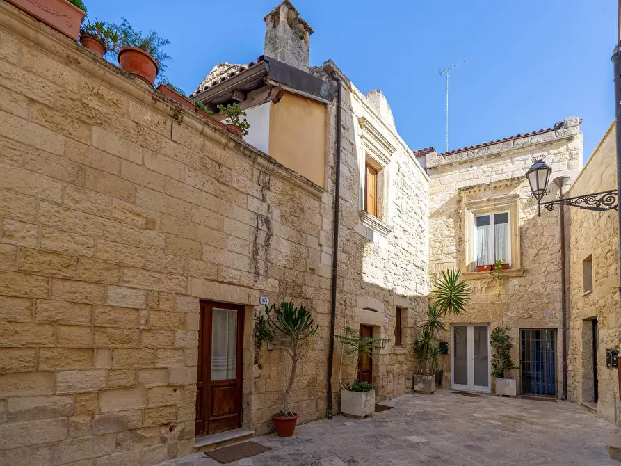 Palazzo in vendita in Piazzetta Chiesa Greca a Lecce