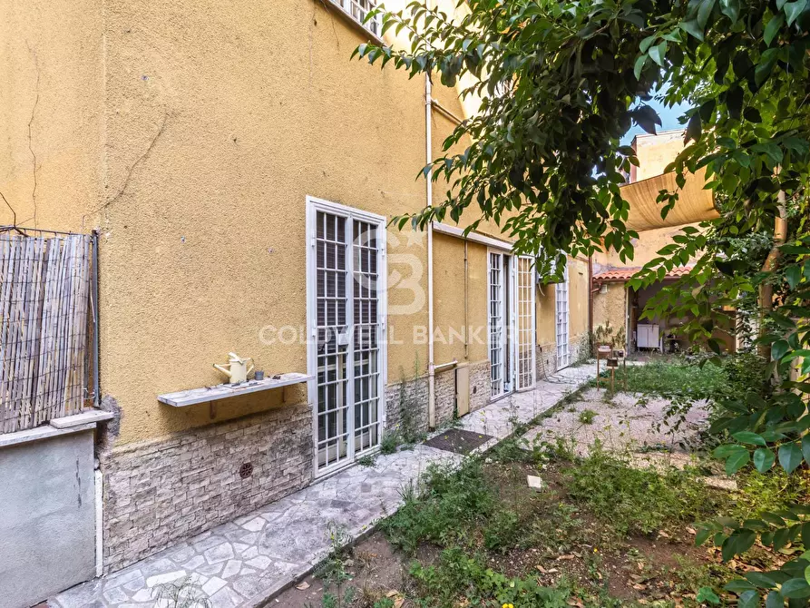 Appartamento in vendita in via Vitellia a Roma