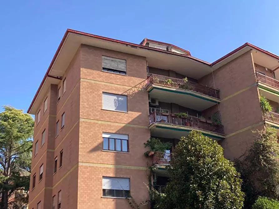 Appartamento in vendita in via Vincenzo Renieri a Roma