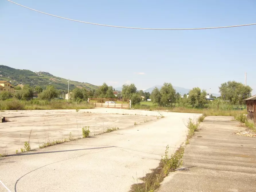 Capannone industriale in vendita in Via Valtellina a San Benedetto Del Tronto