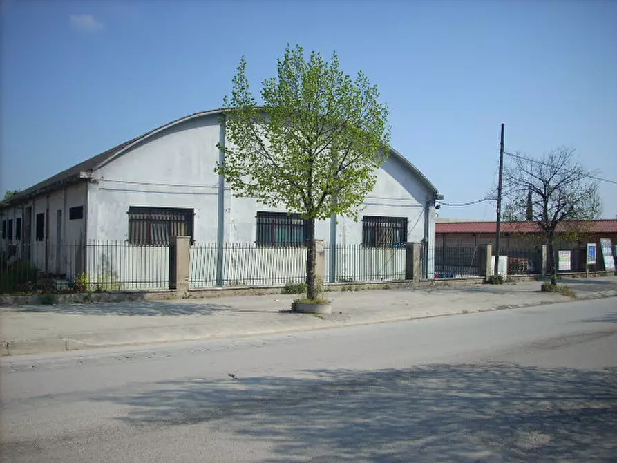 Capannone industriale in vendita in Contrada San Giovanni a Colonnella