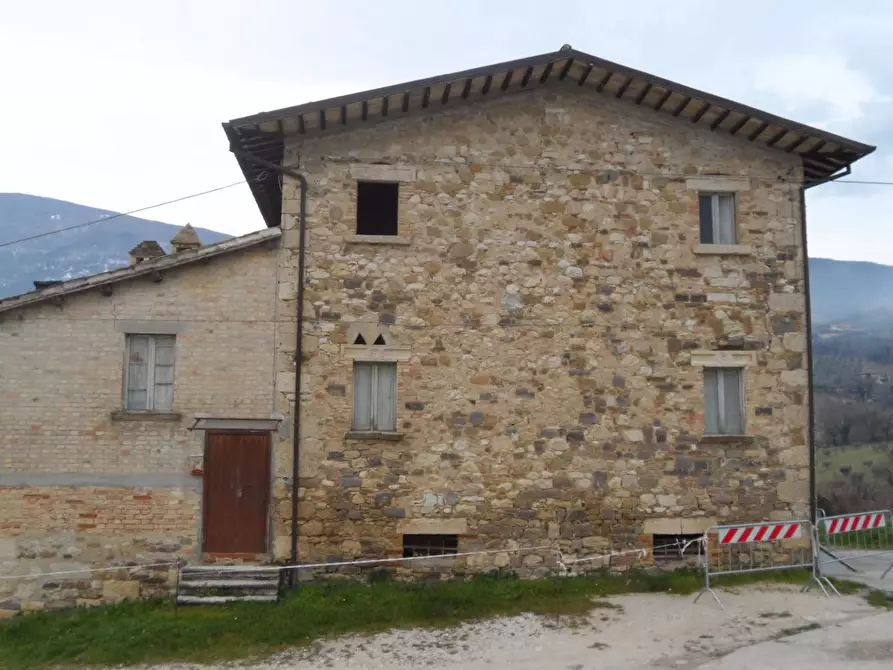 Casa indipendente in vendita in Via Roma Frazione Capolavilla a Folignano