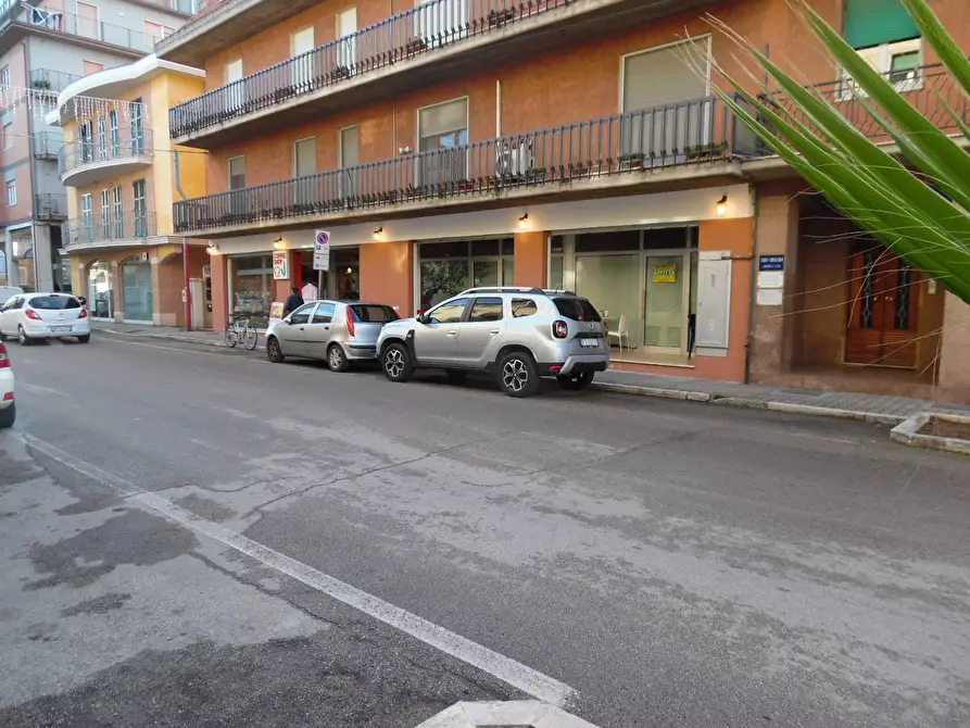 Locale commerciale in affitto in Via Turati a San Benedetto Del Tronto