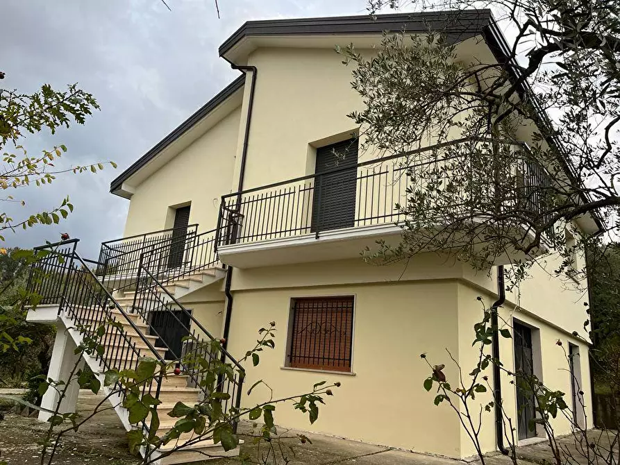 Casa indipendente in vendita in C/da Trespatino a Montemarano