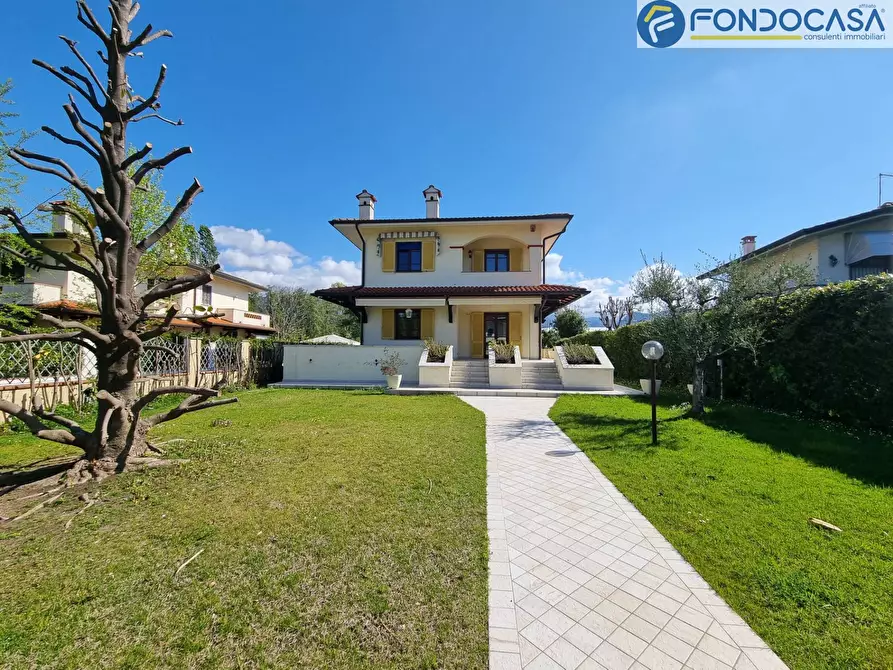 Villa in vendita in Via Frencesco Donati a Forte Dei Marmi