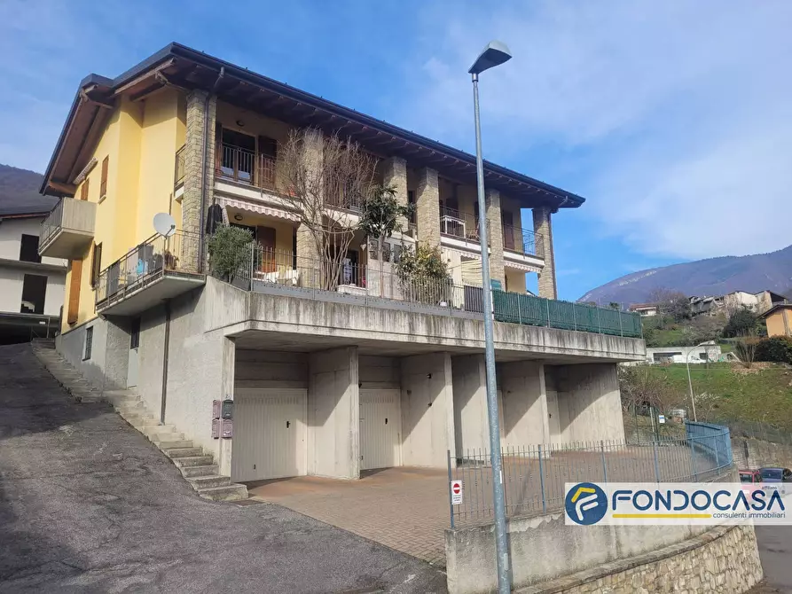 Appartamento in vendita a Adrara San Martino