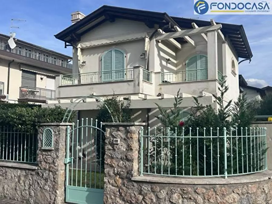 Casa indipendente in vendita in Felice Carena a Montignoso