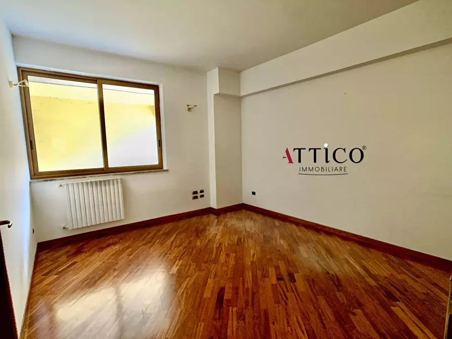 Immagine 8 di Ufficio in vendita  a Avellino