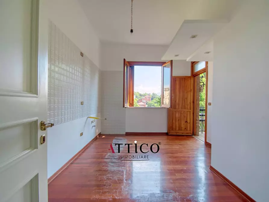 Immagine 9 di Appartamento in vendita  a Avellino