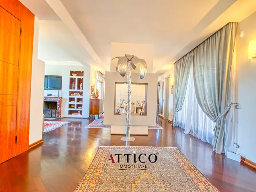 Immagine 7 di Villa in vendita  a Avellino